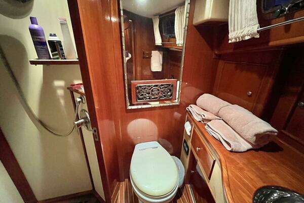 Grand Banks 49 Eastbay HX Yacht For Sale