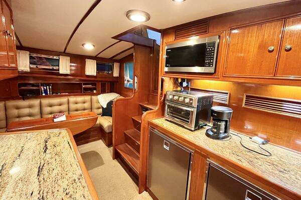 Grand Banks 49 Eastbay HX Yacht For Sale