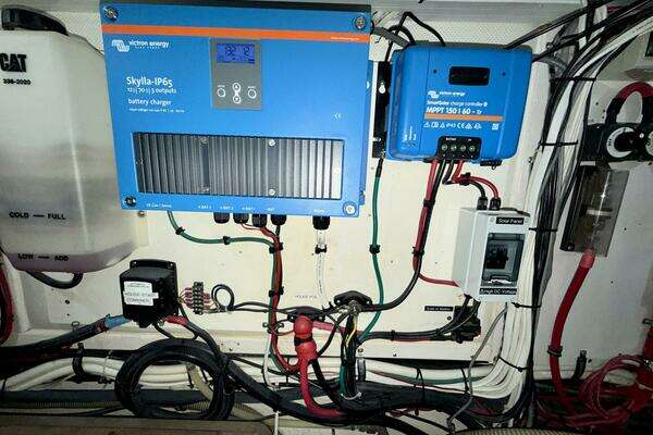 Grand Banks 49 Eastbay HX Yacht For Sale