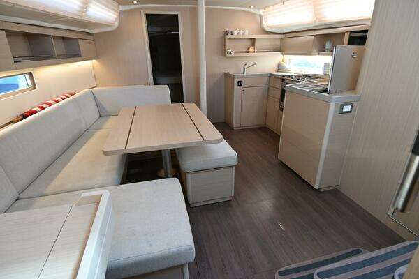 Lagoon 42 Yacht For Sale