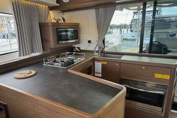 Lagoon 42 Yacht For Sale
