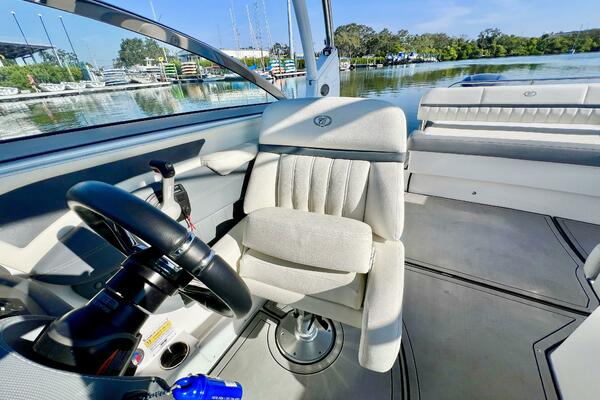 25ft Cobalt Yacht For Sale