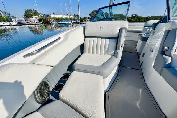 25ft Cobalt Yacht For Sale