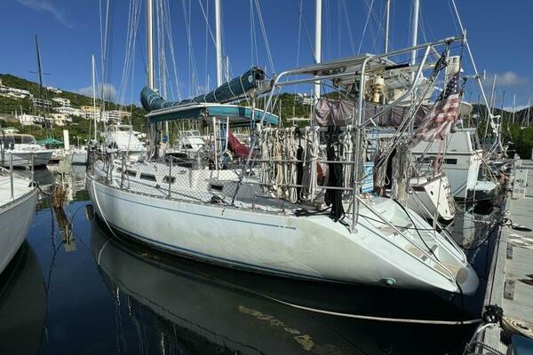 Gallivanter 49ft Hylas Yacht For Sale