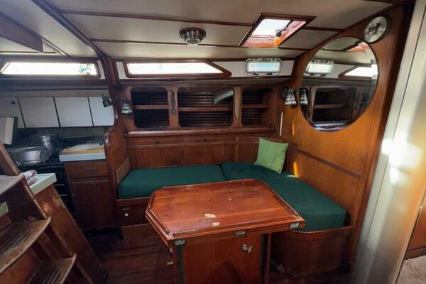 Gallivanter 49ft Hylas Yacht For Sale