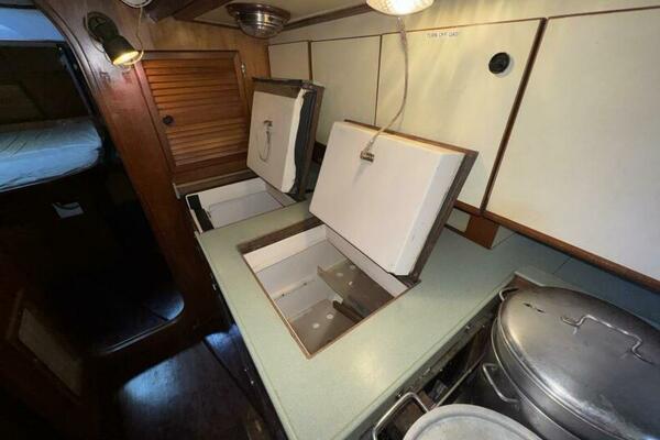 Gallivanter 49ft Hylas Yacht For Sale