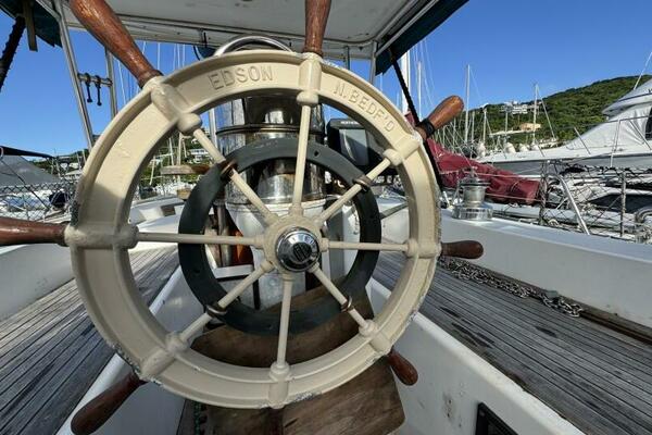 Gallivanter 49ft Hylas Yacht For Sale