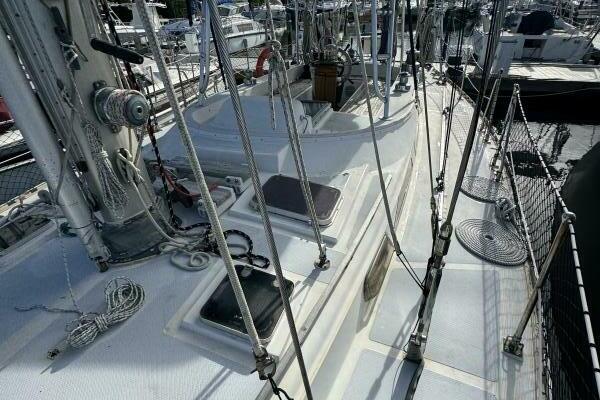 Gallivanter 49ft Hylas Yacht For Sale