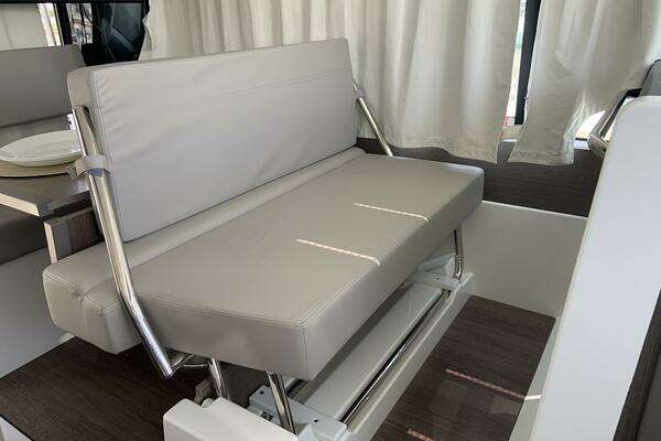 Jeanneau NC 1095 Coupe Yacht For Sale