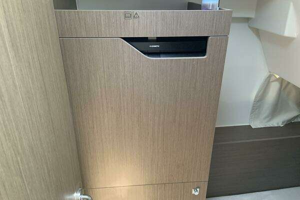 Jeanneau NC 1095 Coupe Yacht For Sale