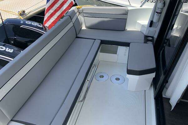 Jeanneau NC 1095 Coupe Yacht For Sale