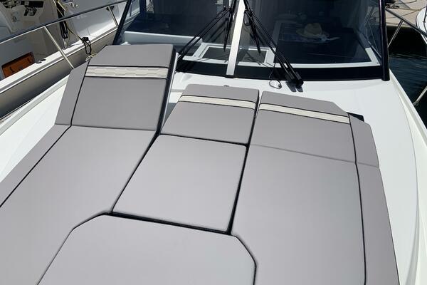 34ft Jeanneau Yacht For Sale