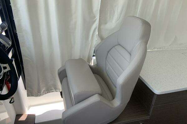 Jeanneau NC 1095 Coupe Yacht For Sale