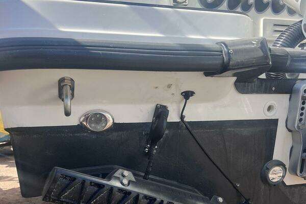 Boston Whaler 315 Conquest Yacht For Sale