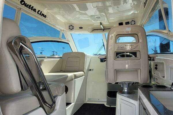 Boston Whaler 315 Conquest Yacht For Sale