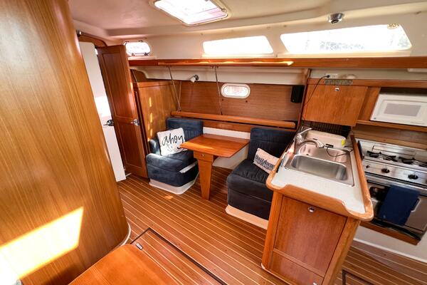 HIDE AWEIGH 35ft Catalina Yacht For Sale