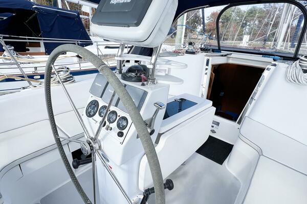 HIDE AWEIGH 35ft Catalina Yacht For Sale