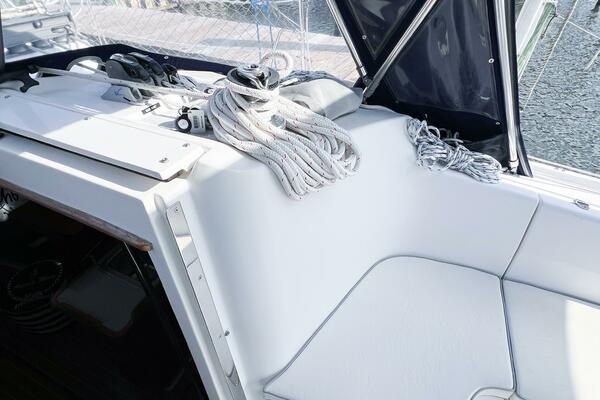 HIDE AWEIGH 35ft Catalina Yacht For Sale