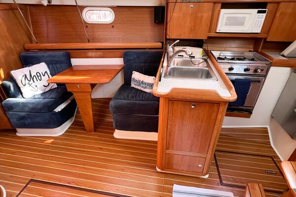 HIDE AWEIGH 35ft Catalina Yacht For Sale