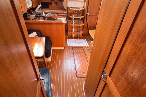 HIDE AWEIGH 35ft Catalina Yacht For Sale