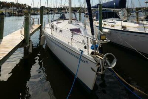 HIDE AWEIGH 35ft Catalina Yacht For Sale