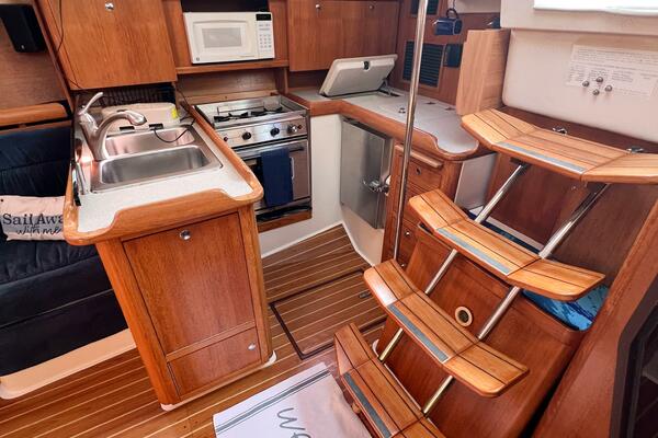HIDE AWEIGH 35ft Catalina Yacht For Sale