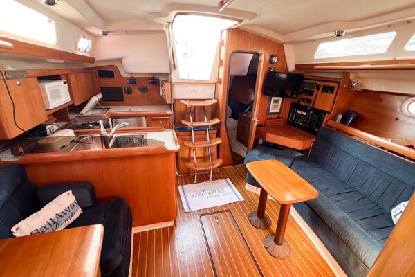 HIDE AWEIGH 35ft Catalina Yacht For Sale