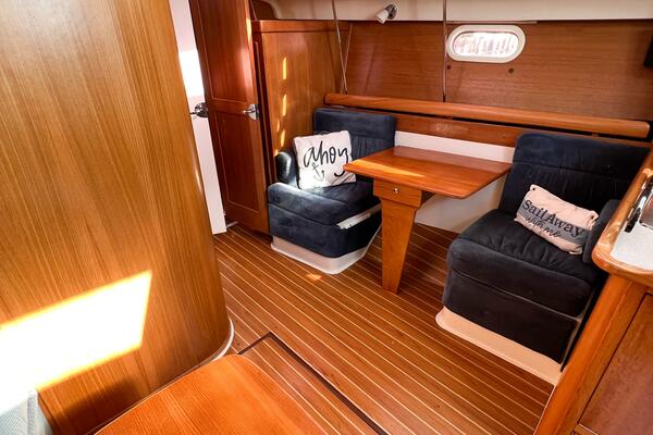 HIDE AWEIGH 35ft Catalina Yacht For Sale