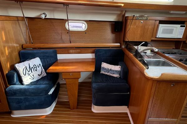 HIDE AWEIGH 35ft Catalina Yacht For Sale