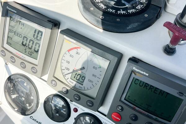 HIDE AWEIGH 35ft Catalina Yacht For Sale