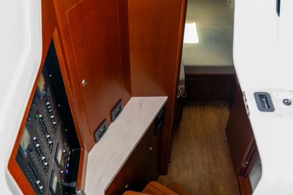 47ft Front Runner Yacht For Sale