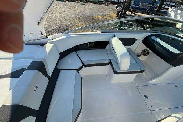 Photo of the 2016 Regal 2000 ES Bowrider