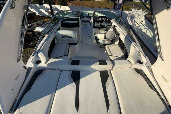 Photo of the 2016 Regal 2000 ES Bowrider