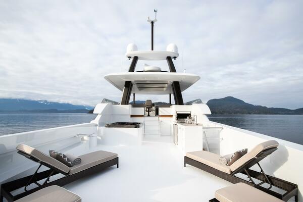 CRESCENT LADY 117ft Crescent Yacht For Sale