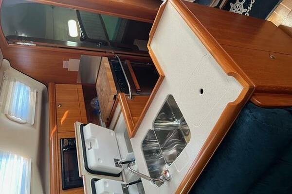 35ft Hunter Yacht For Sale