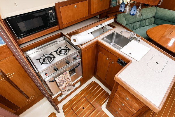 Celtic Knots 34ft Hunter Yacht For Sale