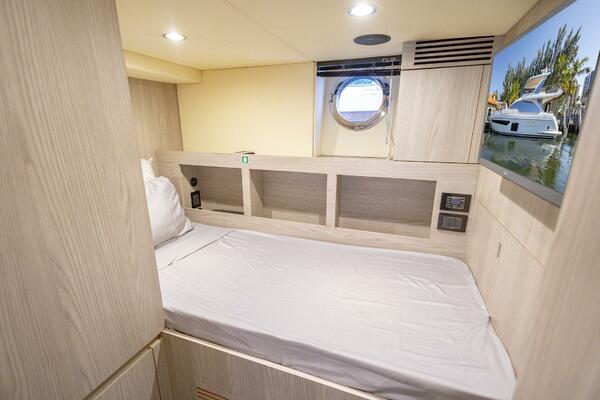 Rho Boat 72ft Azimut Yacht For Sale