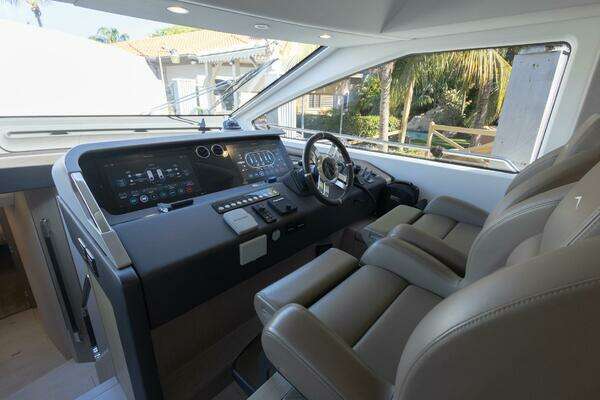 Azimut Fly Yacht For Sale