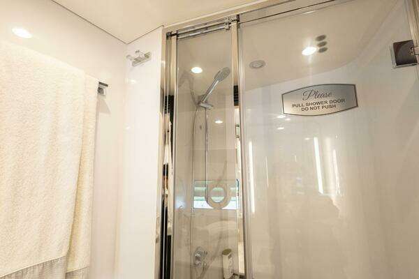 Azimut Fly Yacht For Sale