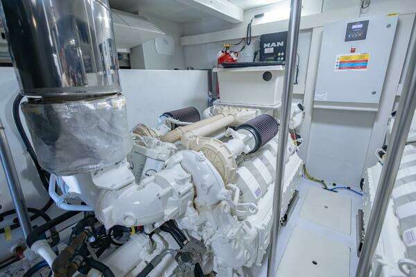 Azimut Fly Yacht For Sale