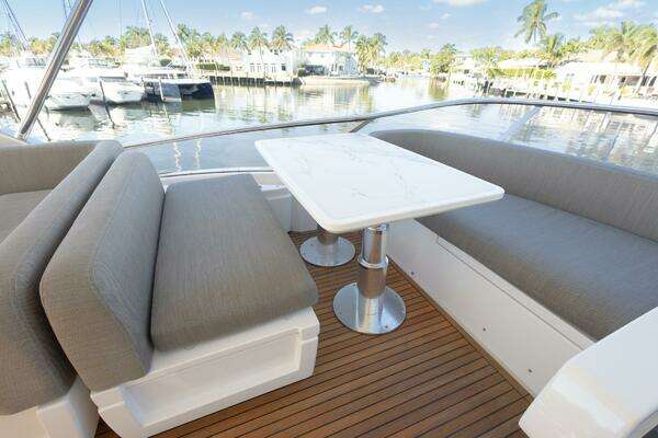 Azimut Fly Yacht For Sale