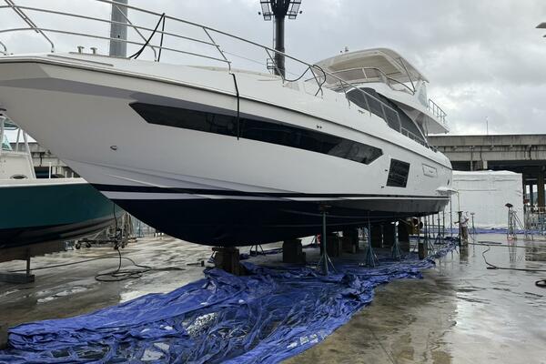 Rho Boat 72ft Azimut Yacht For Sale