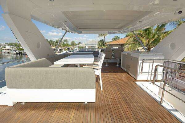 Azimut Fly Yacht For Sale