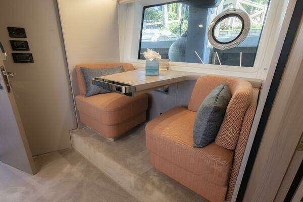 Azimut Fly Yacht For Sale