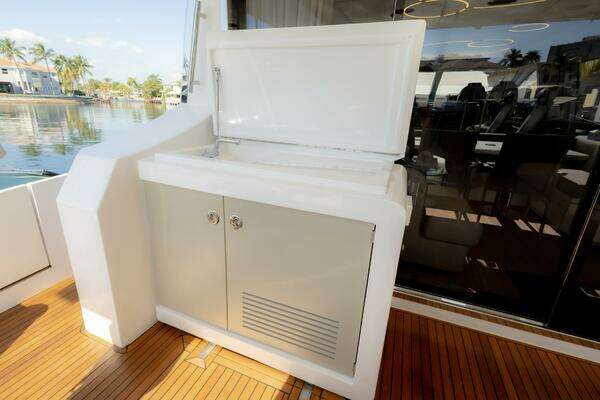 Azimut Fly Yacht For Sale