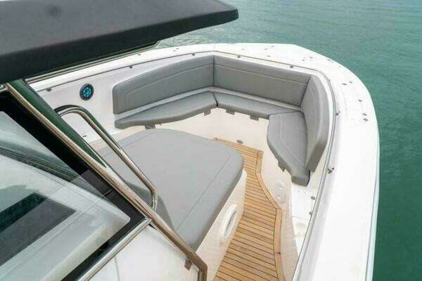 Photo of the 2025 Fishing Raptor 390 Solarium
