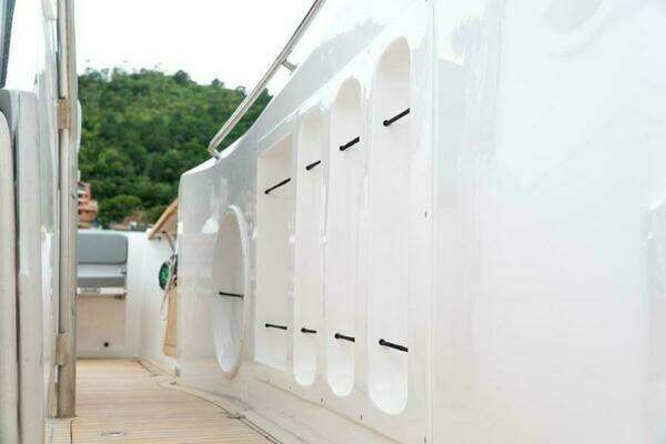 Fishing Raptor 390 Solarium Yacht For Sale