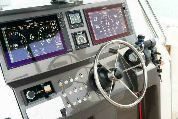 Photo of the 2025 Fishing Raptor 390 Solarium