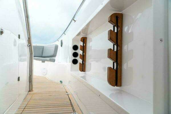 Fishing Raptor 390 Solarium Yacht For Sale