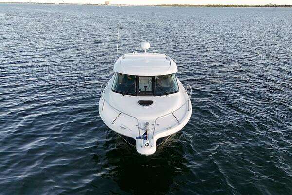 Photo of the 2014 Tiara Yachts 3100 Coronet